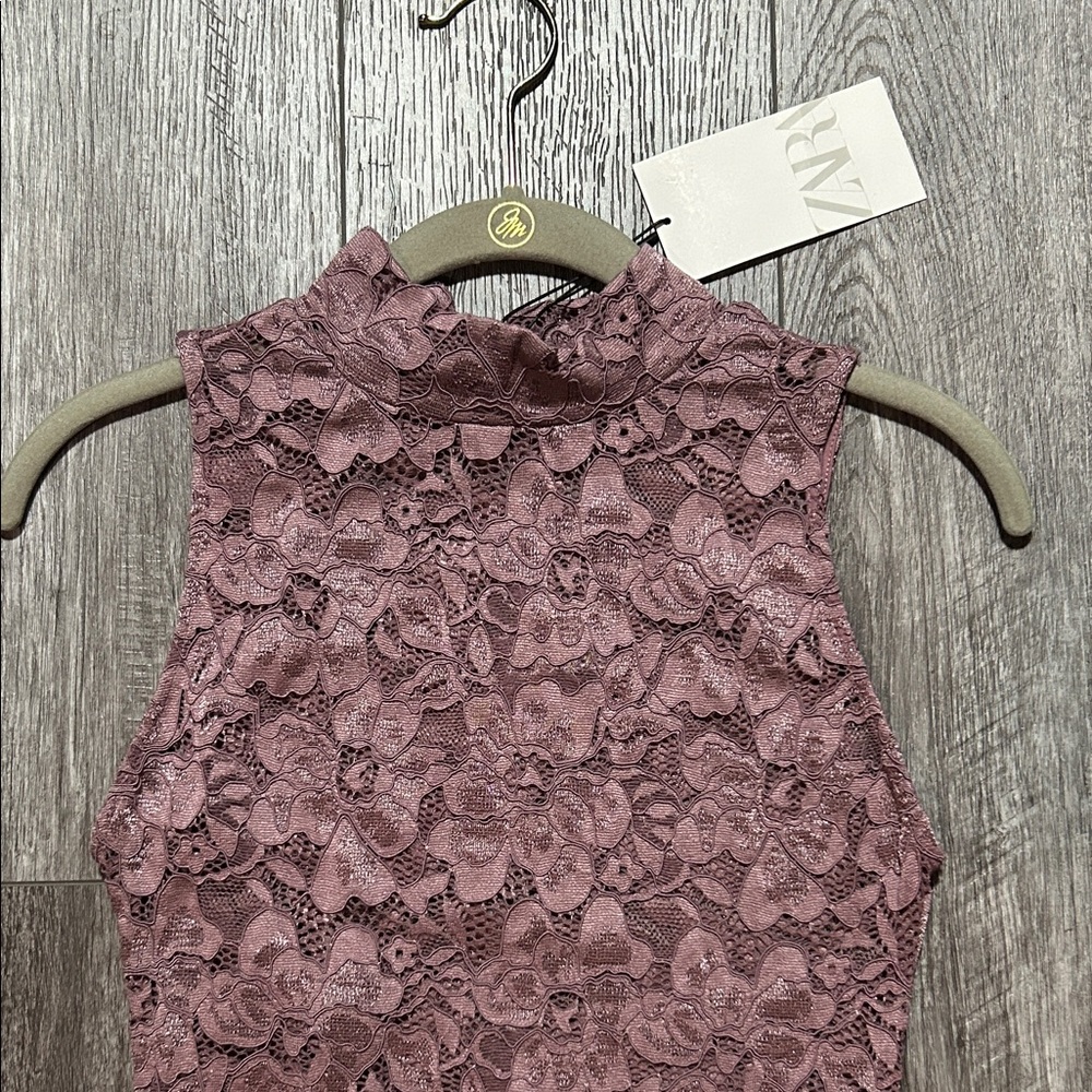 Zara Women's Mauve Lace Sleeveless Blouse